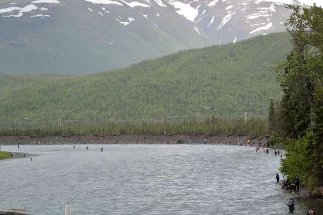 You have to bring your own rock to stand on. :-) Lots of fishermen.