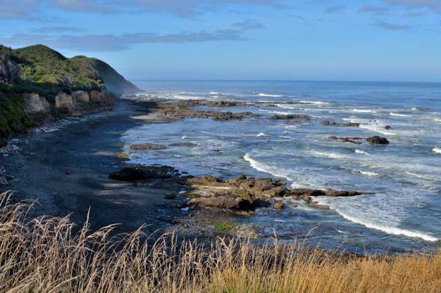 View to the south from Strawberry Hill turnout